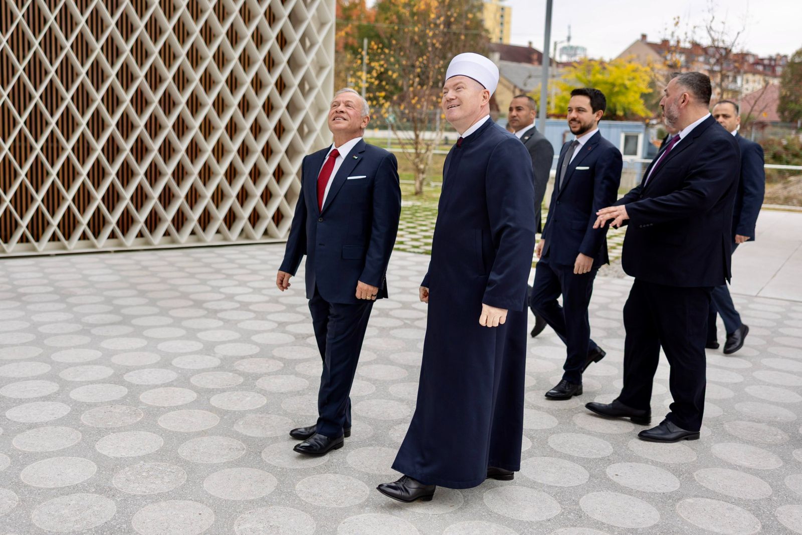 الملك وولي العهد يزوران المركز الثقافي الإسلامي ومسجد ليوبليانا في سلوفينيا