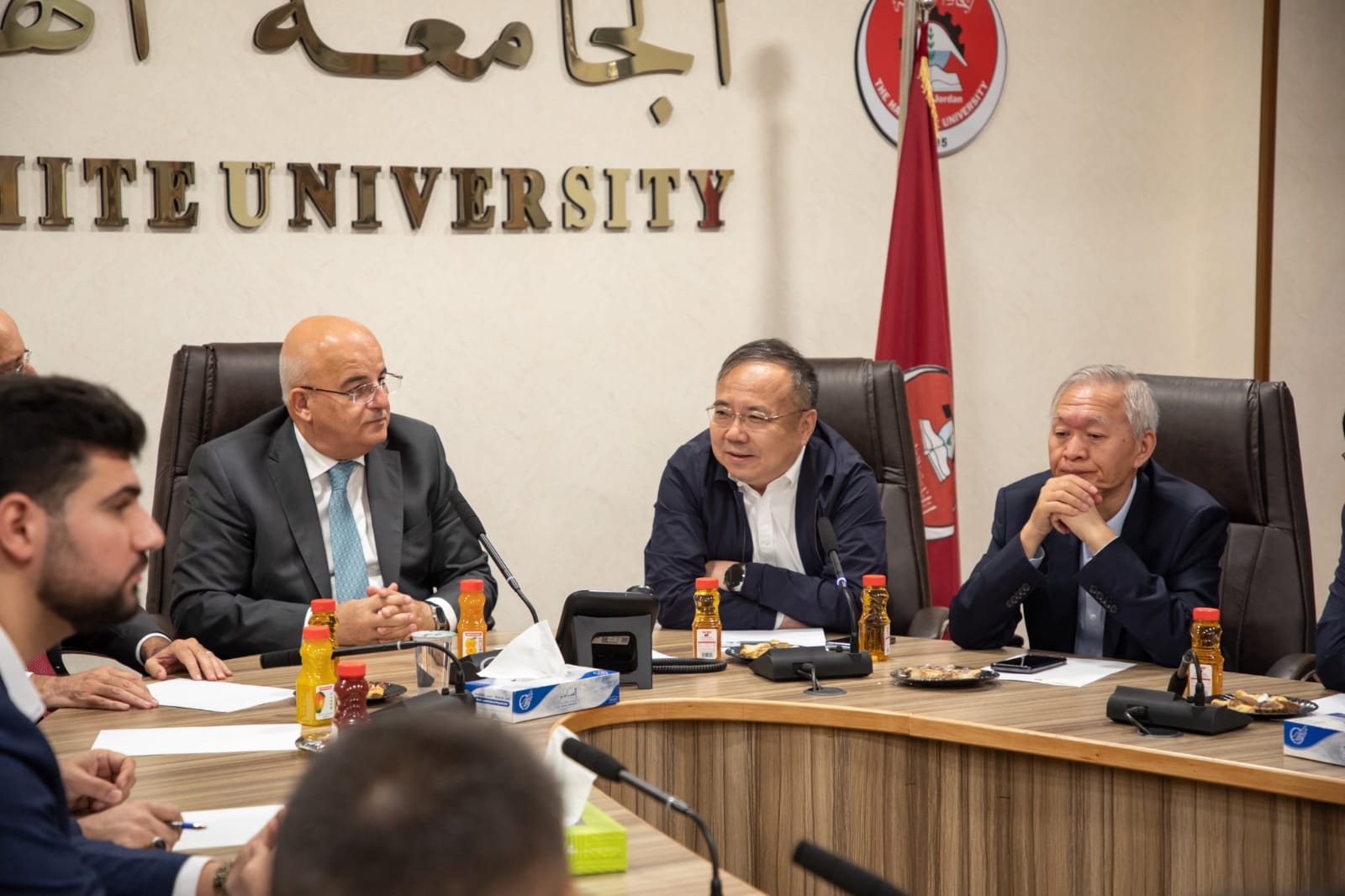 الجامعة الهاشمية تستقبل وفدًا من 13 جامعة صينية حكومية لبحث الشراكات الأكاديمية والابتكار الرقمي