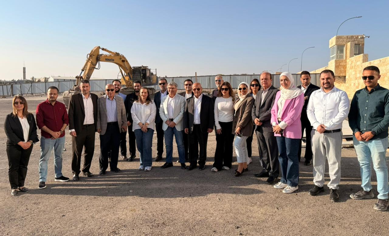 مجموعة المناصير تضع حجر الأساس لمشروع "المناصير أرينا" لرياضة البادل في مجمّع الملك الحسين للأعمال