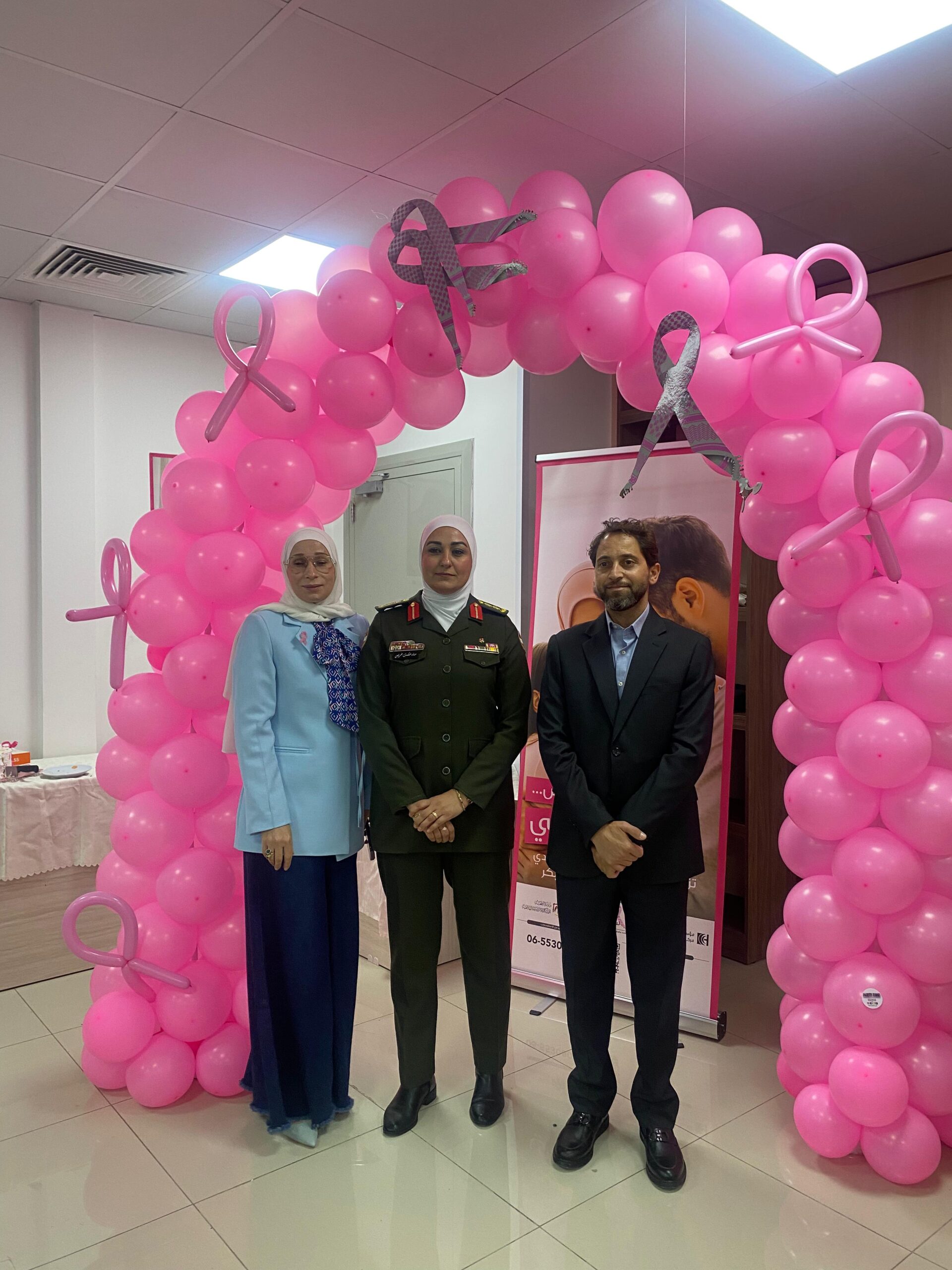 مؤسسة حرير للتنمية المجتمعية تشارك في تنظيم فعالية توعوية في مستشفى اللطرون العسكري بمناسبة شهر التوعية بسرطان الثدي