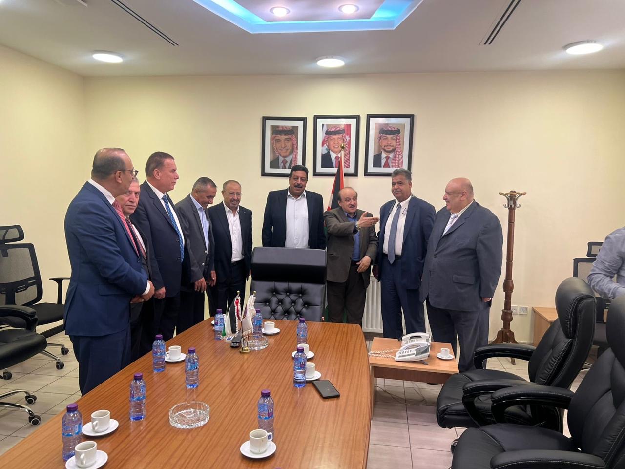 حزب البناء الوطني يزور شركة الكهرباء الأردنية