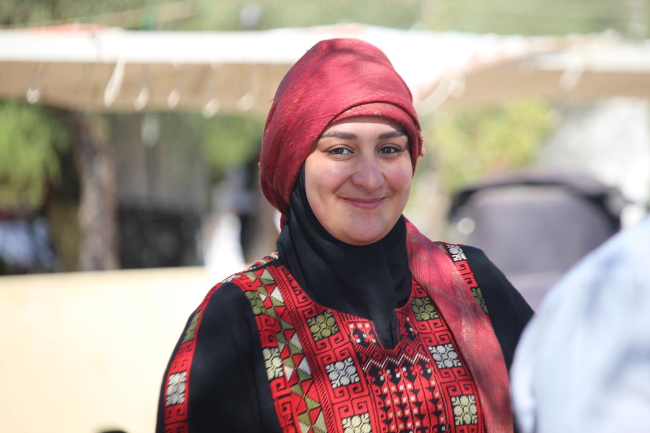 الأميرة بسمة بنت علي تفتتح بازار المزارع في حدائق الملك عبدالله الثاني .. فيديو وصور