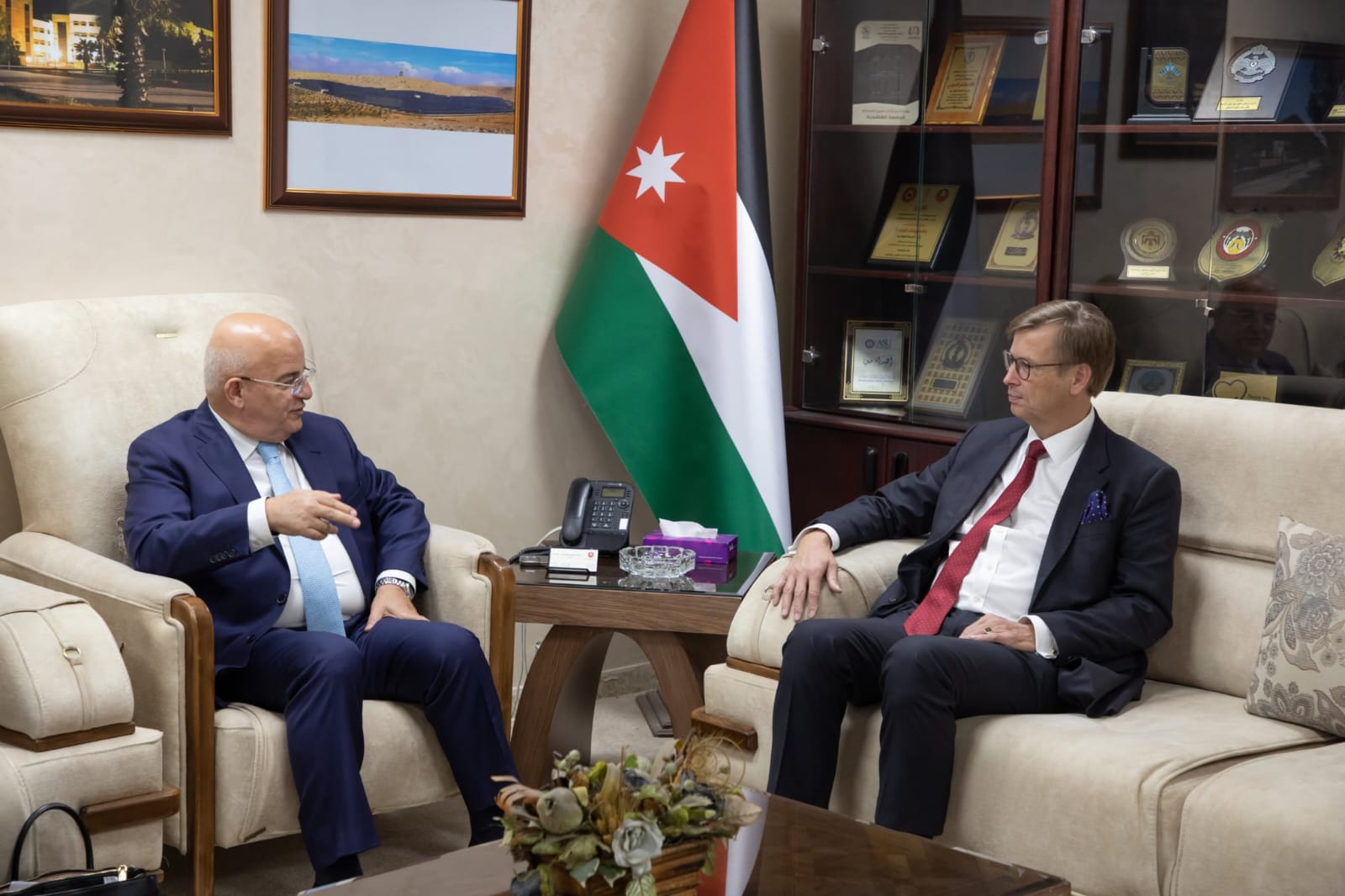 الجامعة الهاشمية تستضيف السفير الألماني وتبحث تعزيز التعليم التقني والتدريب العملي للطلبة