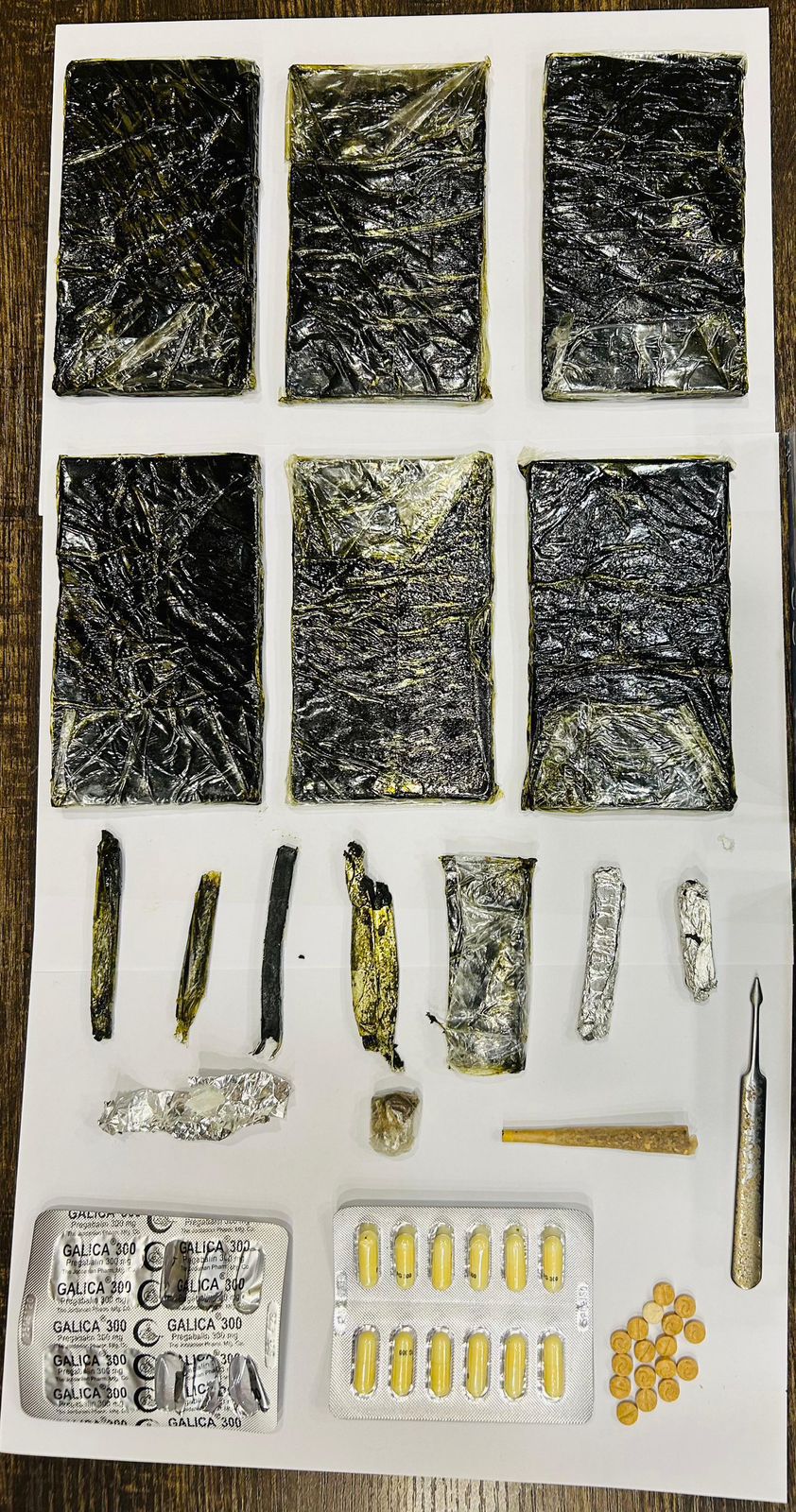 صورة حول : 12 تاجرا ومروجا للمخدرات في قبضة الأمن… صور 12 تاجرا ومروجا للمخدرات في قبضة الأمن… صور