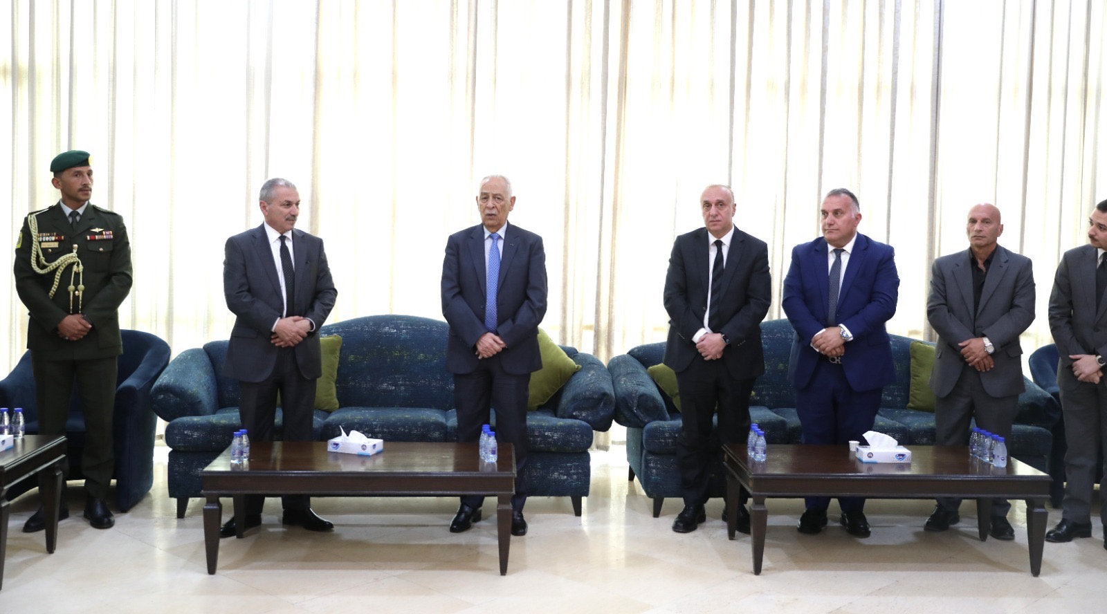 *مندوبا عن الملك وولي العهد. العيسوي يقدم واجب العزاء لــ(6) عشائر أردنية*