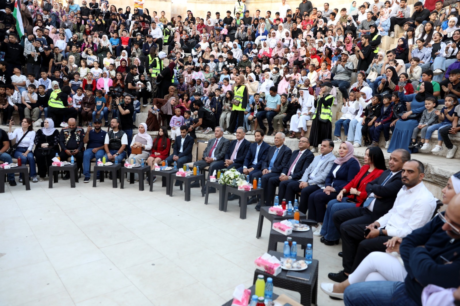 *العيسوي يرعى انطلاق مبادرة "شاشة أمل" الإنسانية للأطفال المرضى والأيتام واللاجئين*