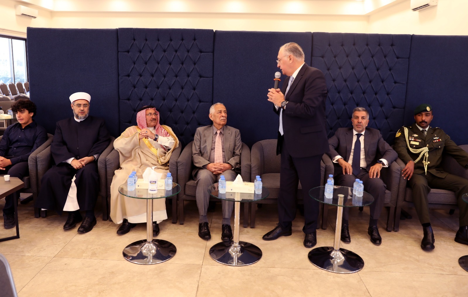 مندوبًا عن الملك وولي العهد.. العيسوي يعزي القضاة والحجازي والكلوب والخالدي