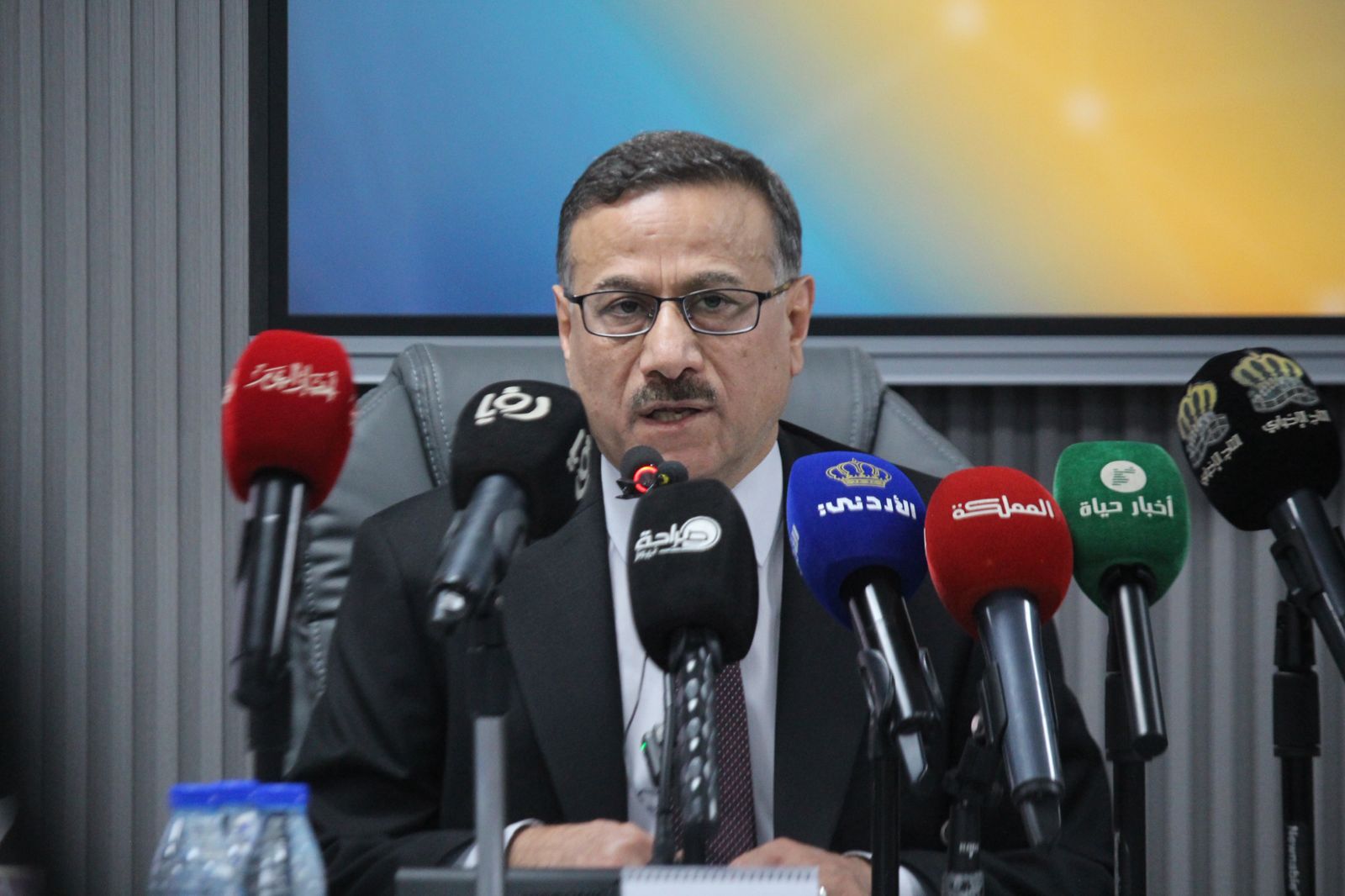 الضمان للمواطنين: أموالكم بخير (صور)