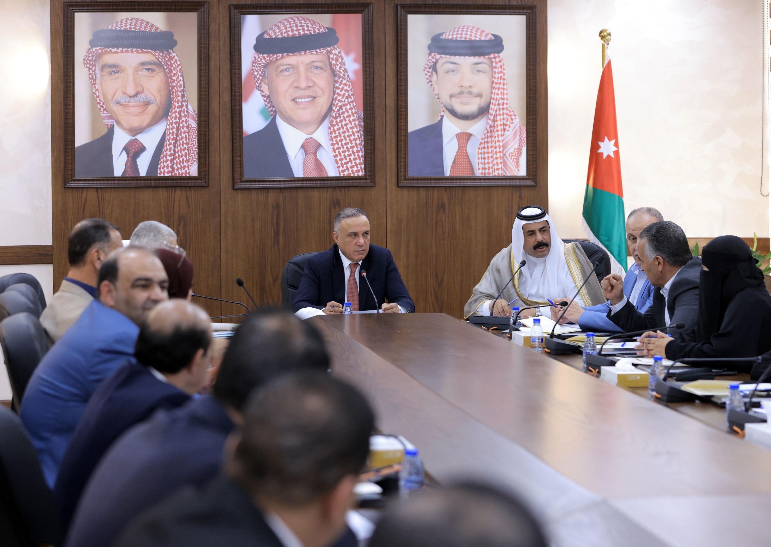 القاضي يترأس اجتماعاً للجنة الرد على خطبة العرش واختيار القيسي رئيساً والعموش للجنة الصياغة