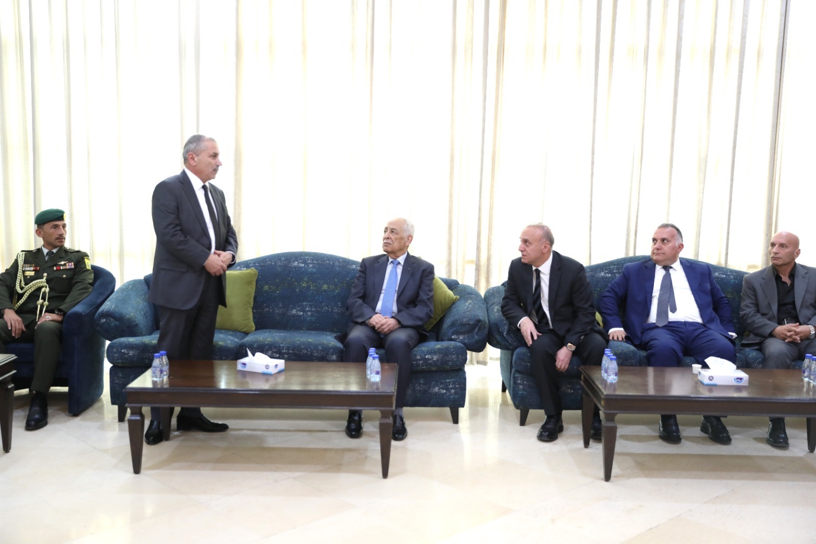 *مندوبا عن الملك وولي العهد. العيسوي يقدم واجب العزاء لــ(6) عشائر أردنية*