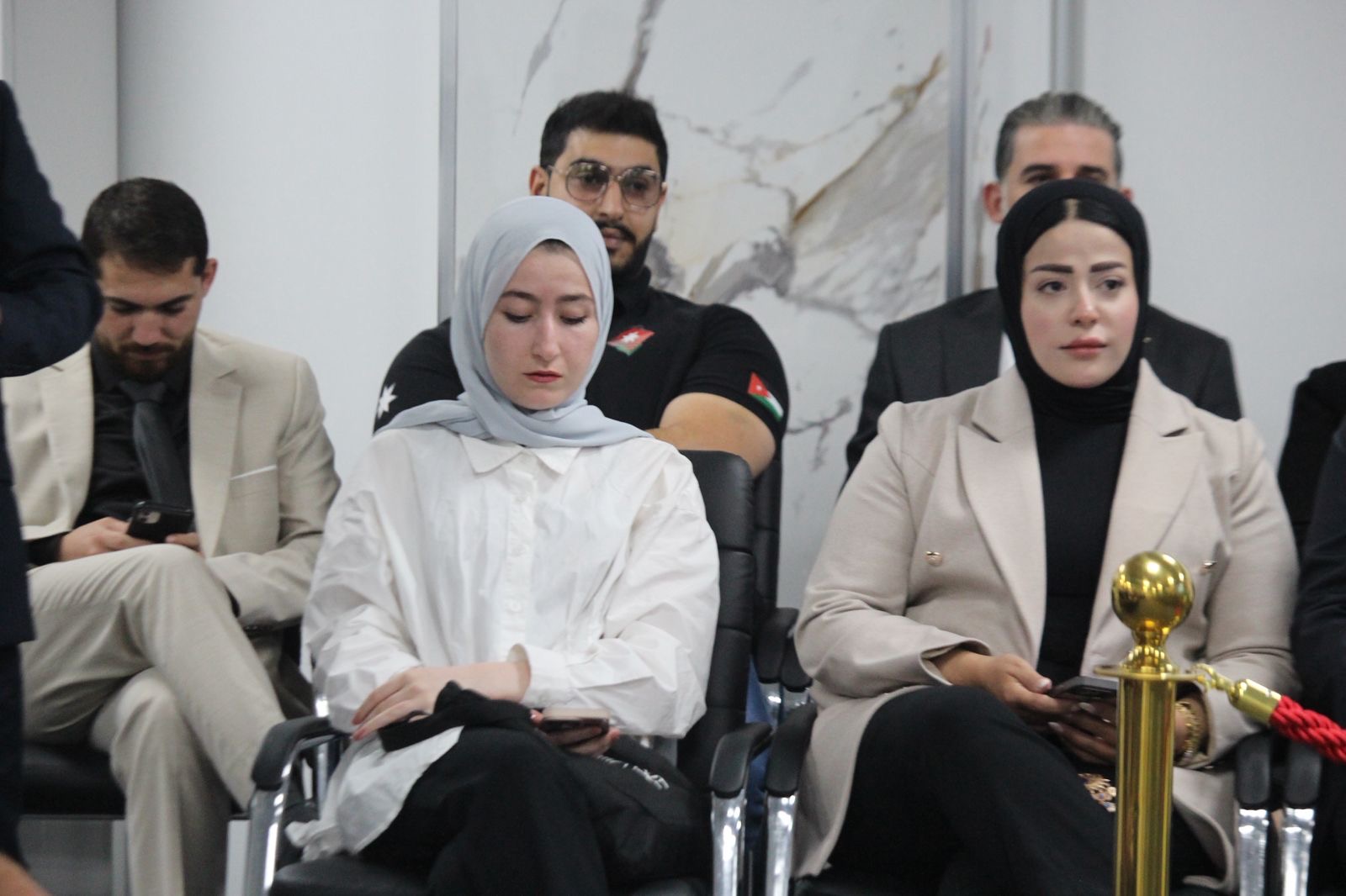 الضمان للمواطنين: أموالكم بخير (صور)