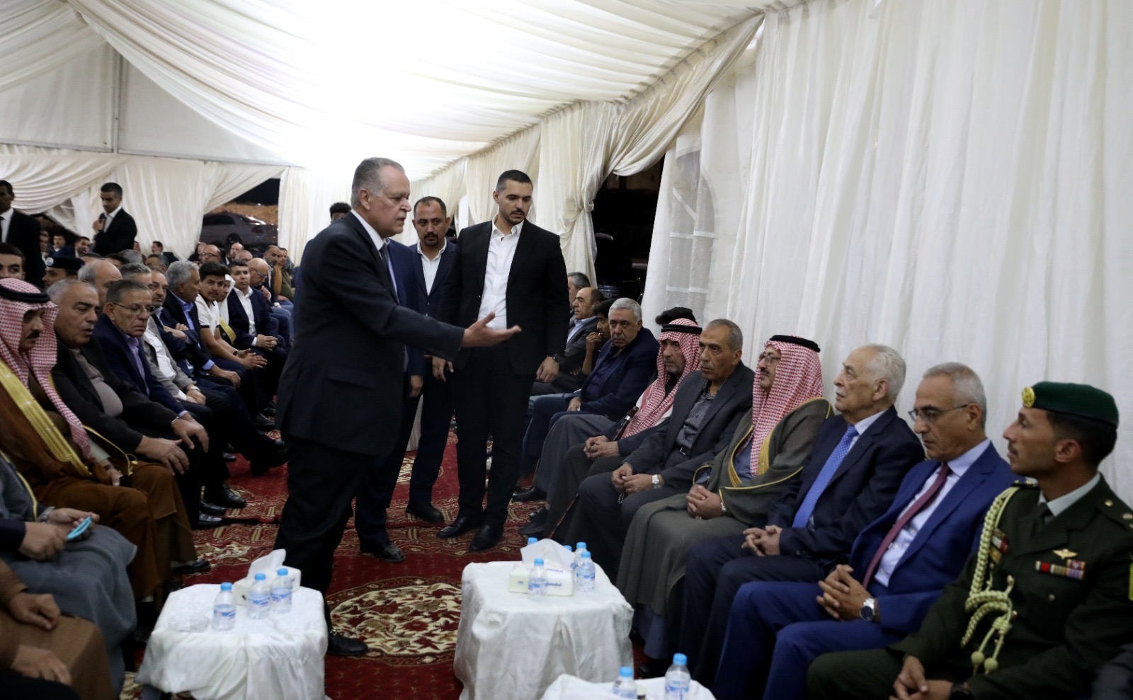 *مندوبا عن الملك وولي العهد. العيسوي يقدم واجب العزاء لــ(6) عشائر أردنية*