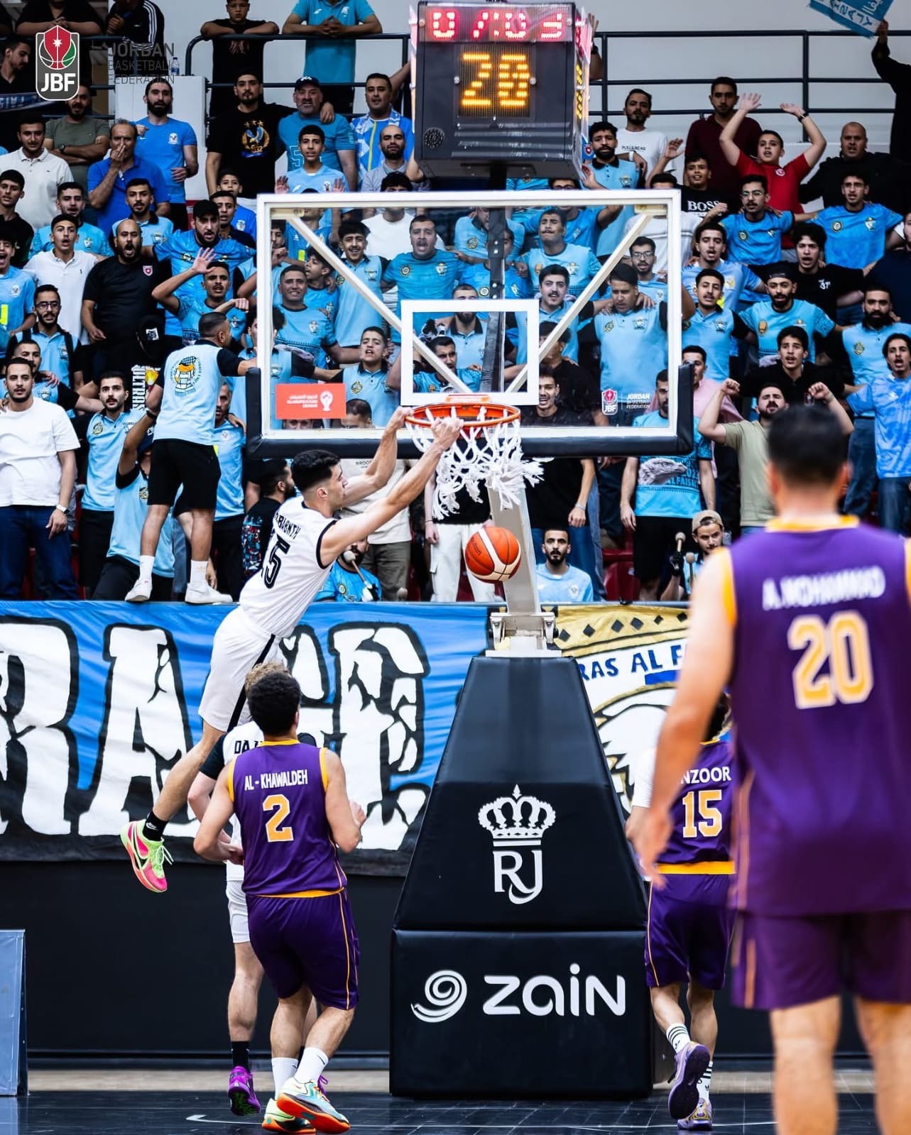 صورة حول : الإنجليزية تتفوق على الفيصلي في انطلاقة الدوري التصنيفي لكرة السلة الإنجليزية تتفوق على الفيصلي في انطلاقة الدوري التصنيفي لكرة السلة