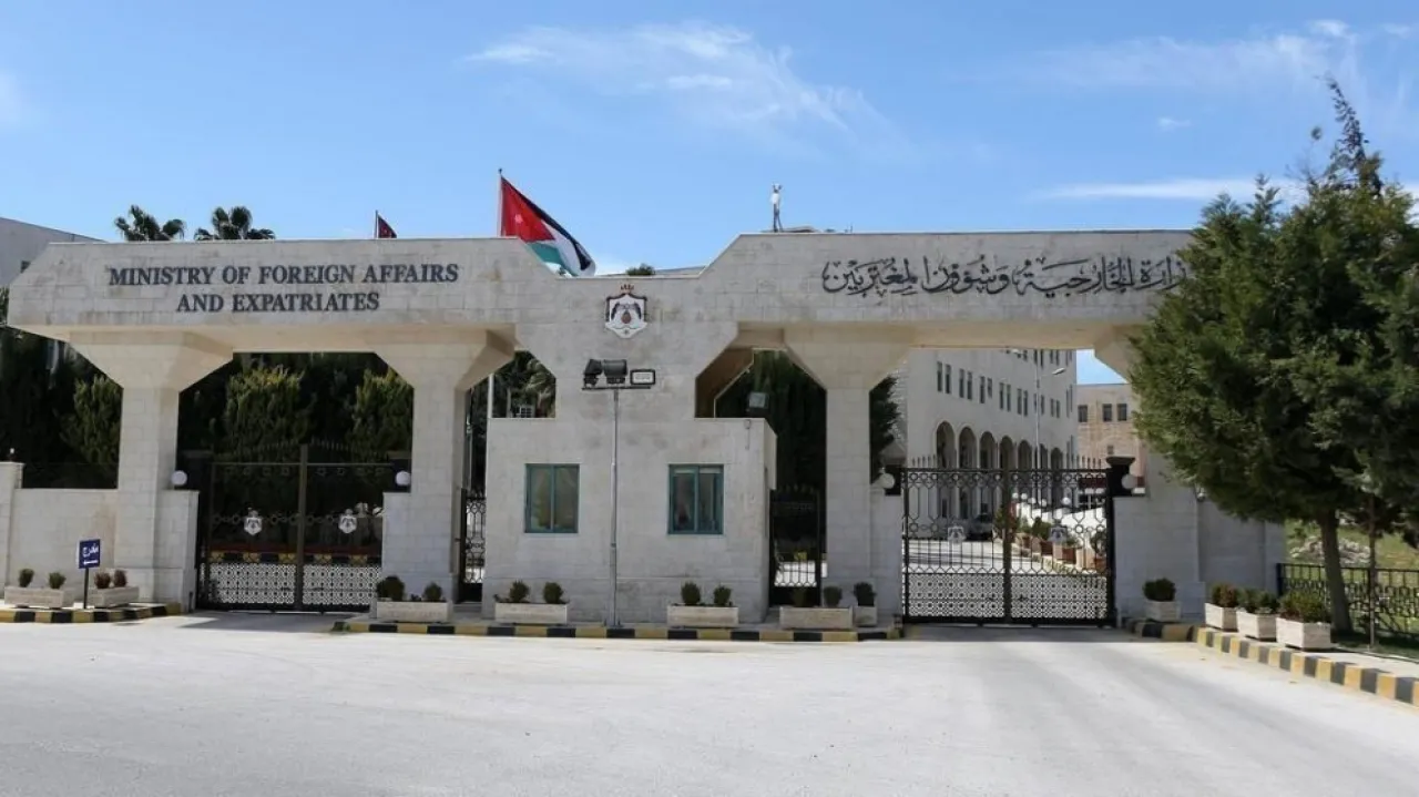 الخارجية تطمئن على سلامة مواطنيها وتقدّم التعازي للدول الآسيوية المتأثرة بالزلازل