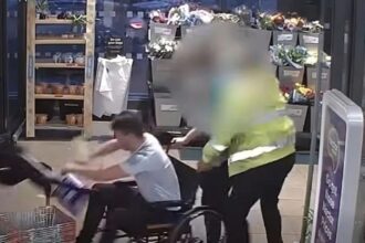 شاب يستخدم كرسي متحرك للسرقة ويُسجن ثلاث سنوات