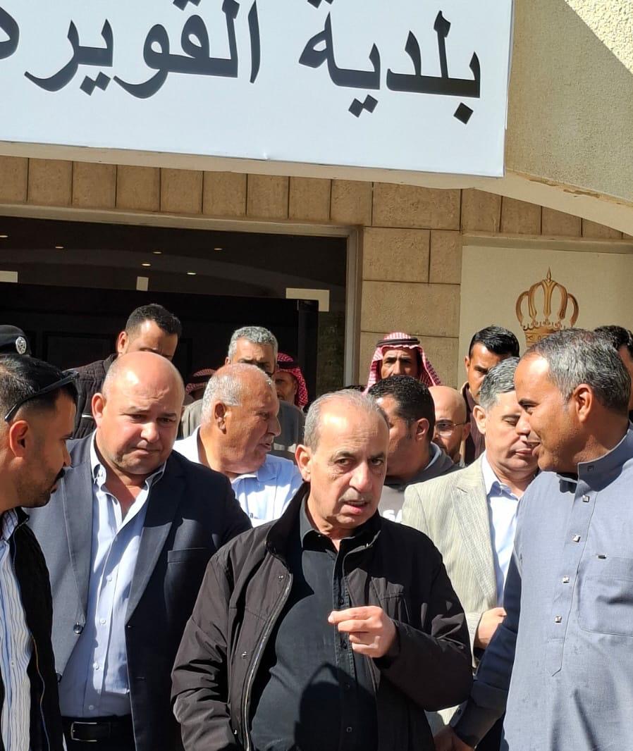 وزير الإدارة المحلية يتابع ميدانياً جاهزية بلديتي القويرة والجفر لفصل الشتاء