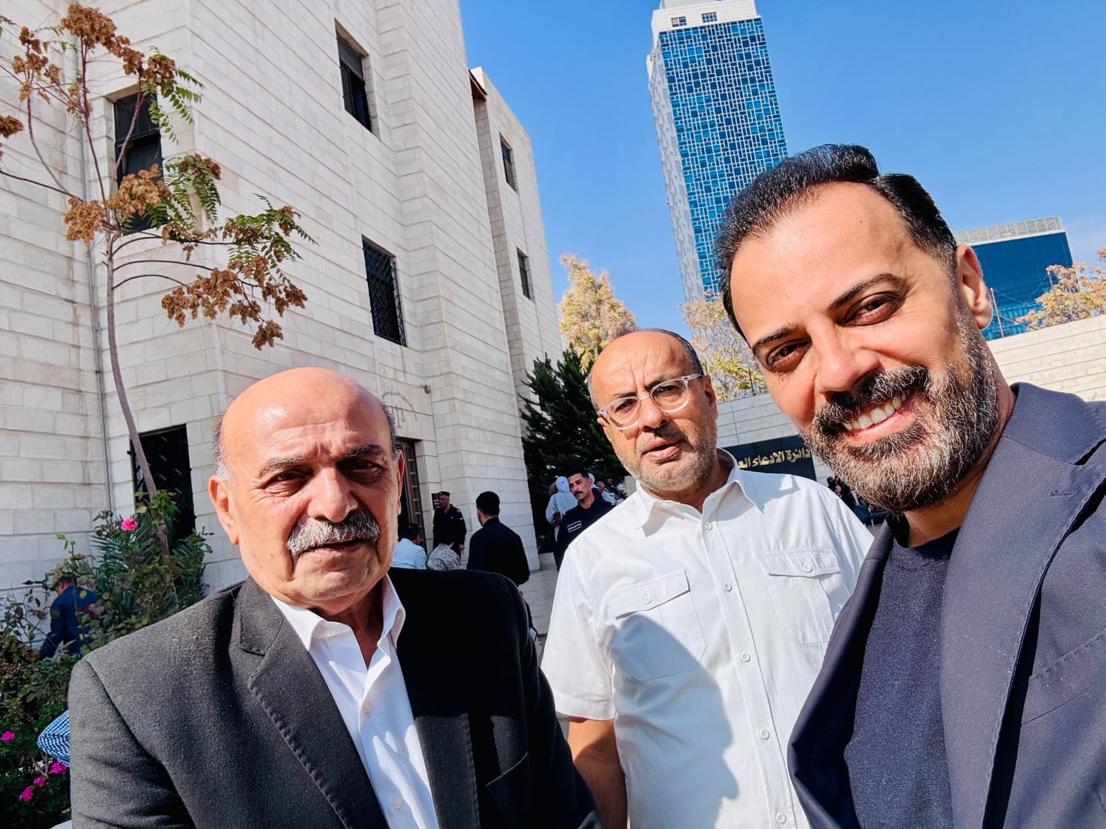 القرعان يكتب " المسؤول البوشت "