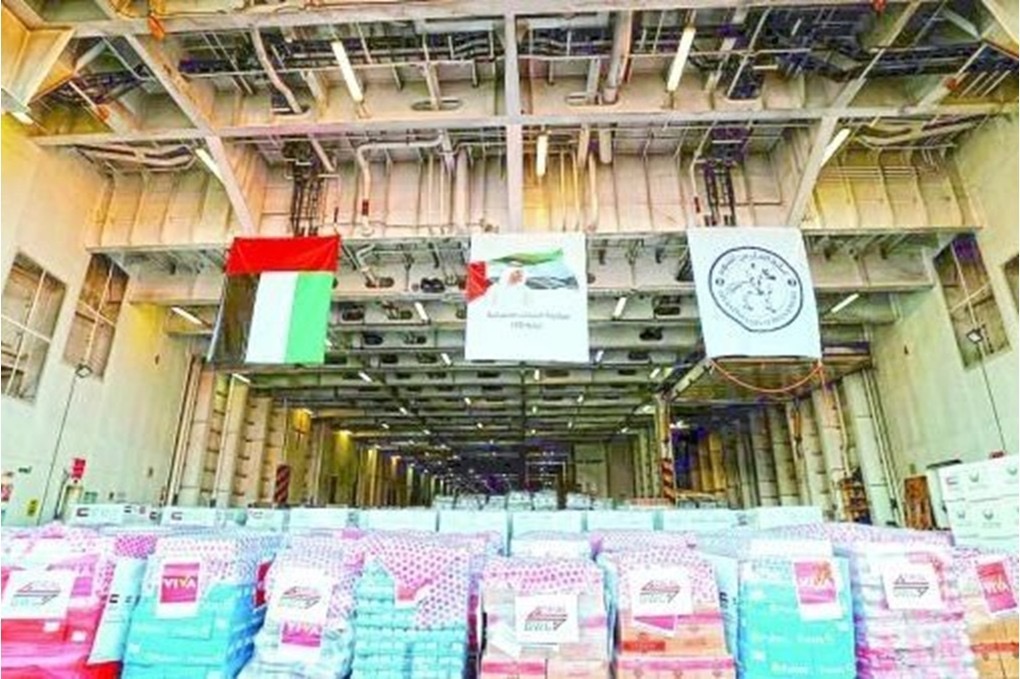 صورة حول : الإمارات ترسل 7200 طن مساعدات غذائية وطبية إلى غزة عبر مصر الإمارات ترسل 7200 طن مساعدات غذائية وطبية إلى غزة عبر مصر