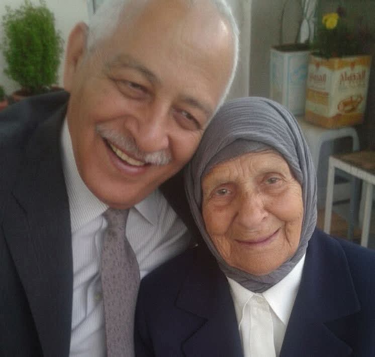 صورة حول : العيسوي يكتب لوالدته في ذكرى رحيلها العيسوي يكتب لوالدته في ذكرى رحيلها