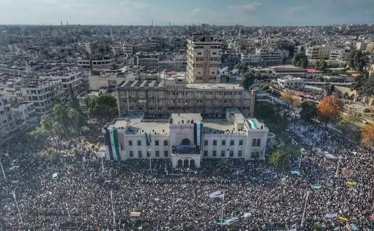 الشرع يدعو الشعب للاحتفال بالذكرى الأولى لـ"معركة ردع العدوان"