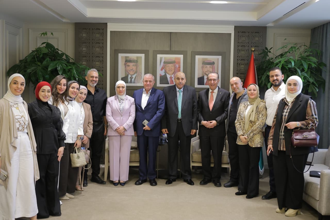 القاضي يلتقي وفدا من أطباء الأسنان ويستمع لمطالبهم