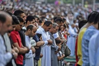 كيفية أداء صلاة الاستسقاء وأحكامها كما وردت عن النبي ﷺ