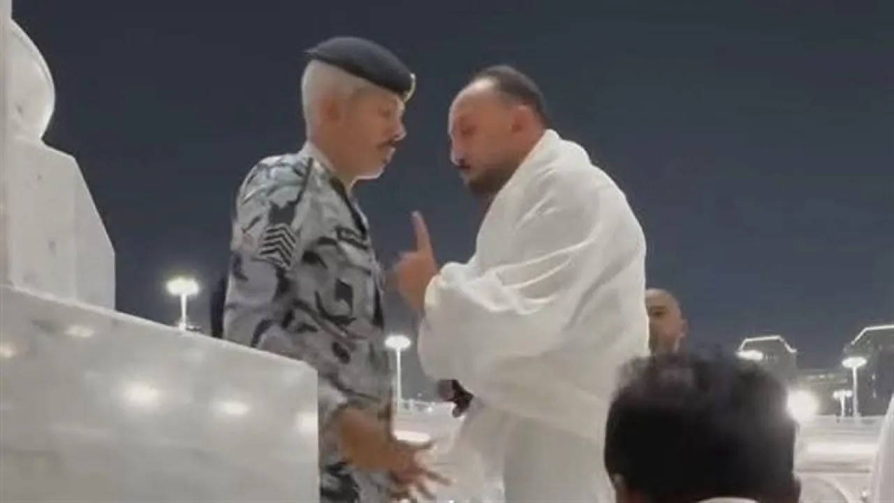 المعتمر يكشف ملابسات مشاجرة الحرم المكي
