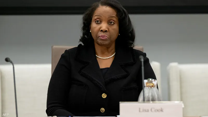 المحكمة العليا الأميركية تستمع لقضية إقالة ليزا كوك