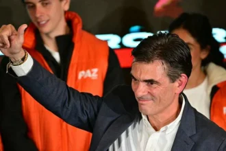 بوليفيا تعلن استئناف علاقاتها الدبلوماسية مع واشنطن بعد 17 عاماً