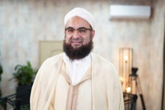 رجل دين مغربي يثير الجدل بتصريح عن دعم أمريكي للسعودية ضد العراق