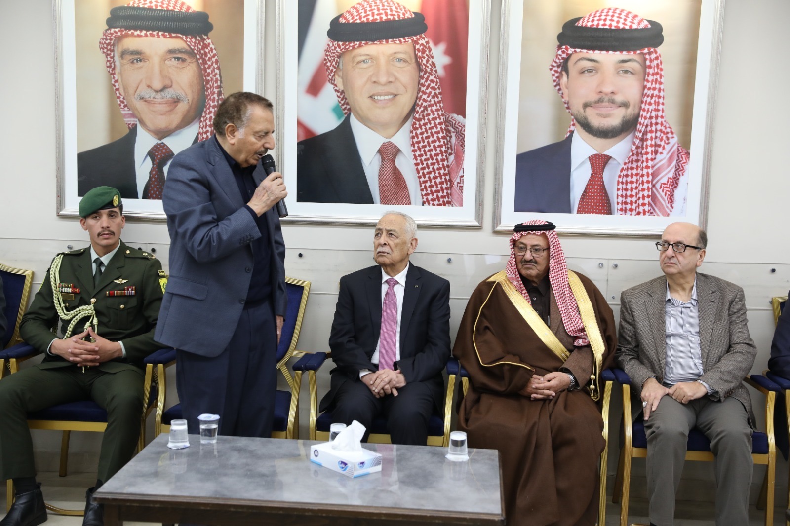 *مندوبا عن الملك وولي العهد. العيسوي يعزي الجلامدة والمعايطة*