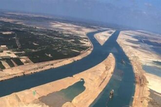 قناة السويس تسجّل تعافياً ملحوظاً بحركة الملاحة