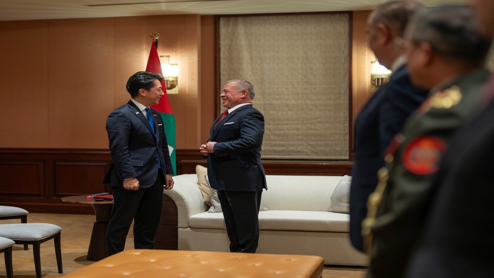 صورة حول : الملك يبحث مع وزير الدفاع الياباني التطورات الإقليمية وفرص تعزيز التعاون العسكري الملك يبحث مع وزير الدفاع الياباني التطورات الإقليمية وفرص تعزيز التعاون العسكري