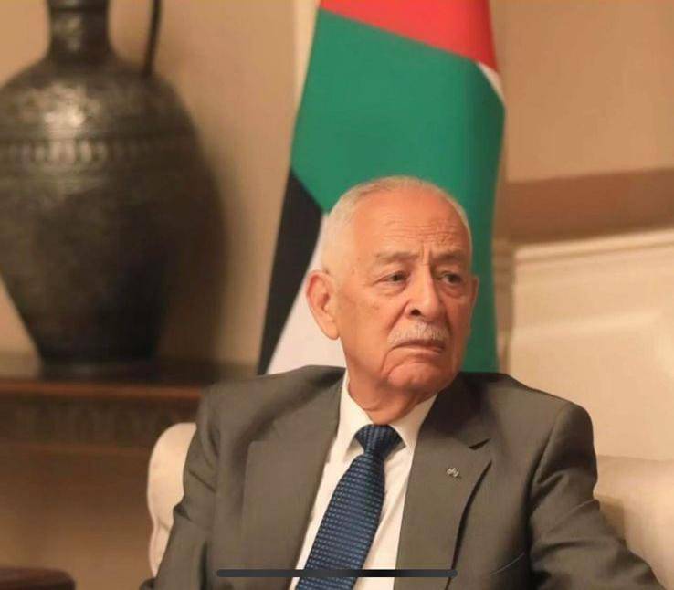 صورة حول : العيسوي يعزي بوفاة رئيس لجنة خدمات مخيم البقعة العيسوي يعزي بوفاة رئيس لجنة خدمات مخيم البقعة