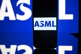 كوريا الجنوبية تنهي بناء مصنع ASML لمعدات أشباه الموصلات