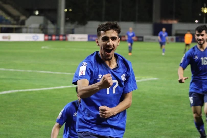 مؤمن الساكت يعادل النتيجة للرمثا أمام الوحدات