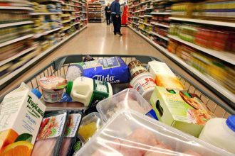 وزارة الصناعة: انخفاض واستقرار أسعار 92% من السلع الغذائية في الأردن