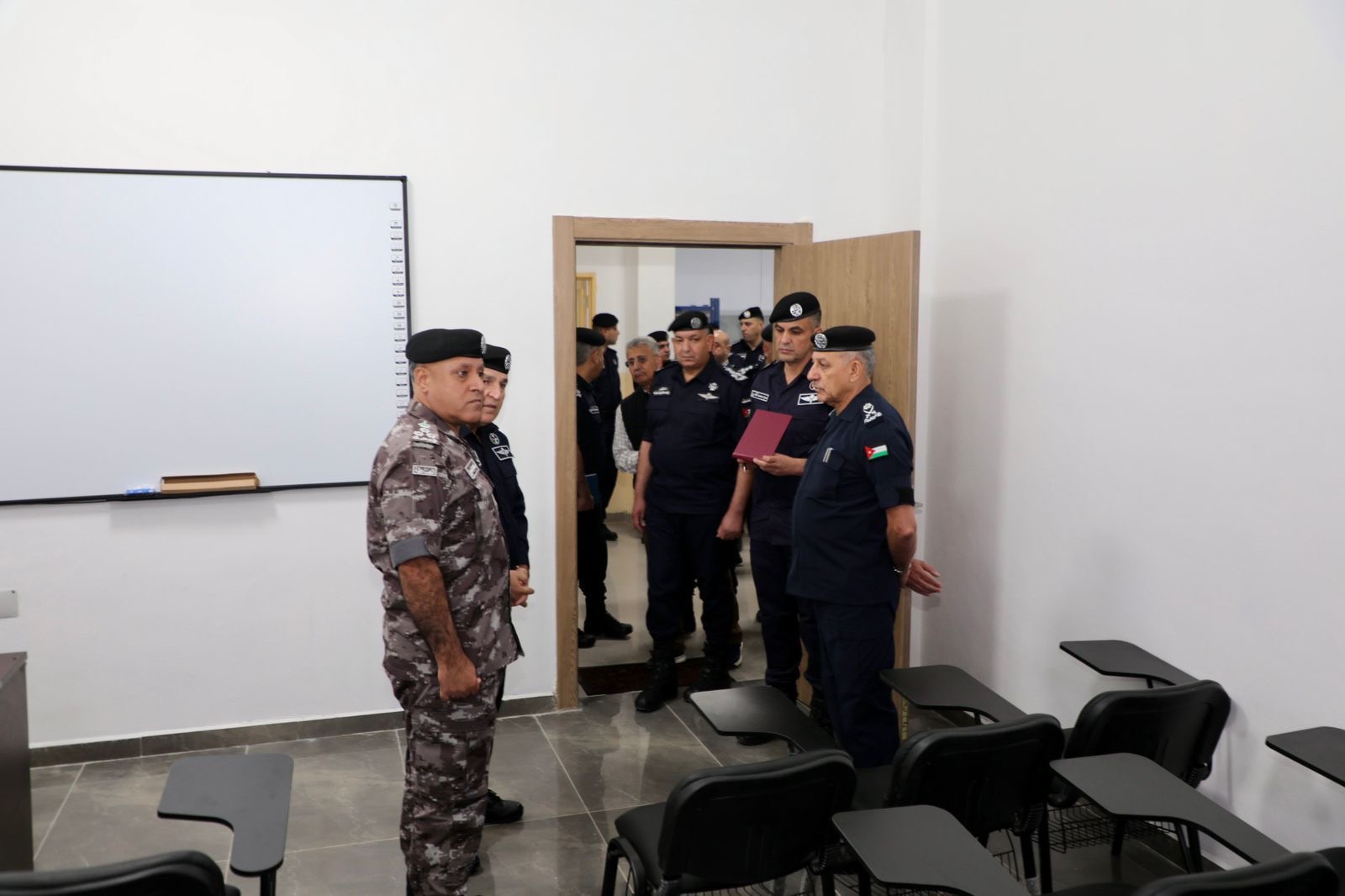 مدير الأمن العام يفتتح معهد إعداد وتأهيل الشرطة – سواقة التابع لاكاديمية الشرطة الملكية