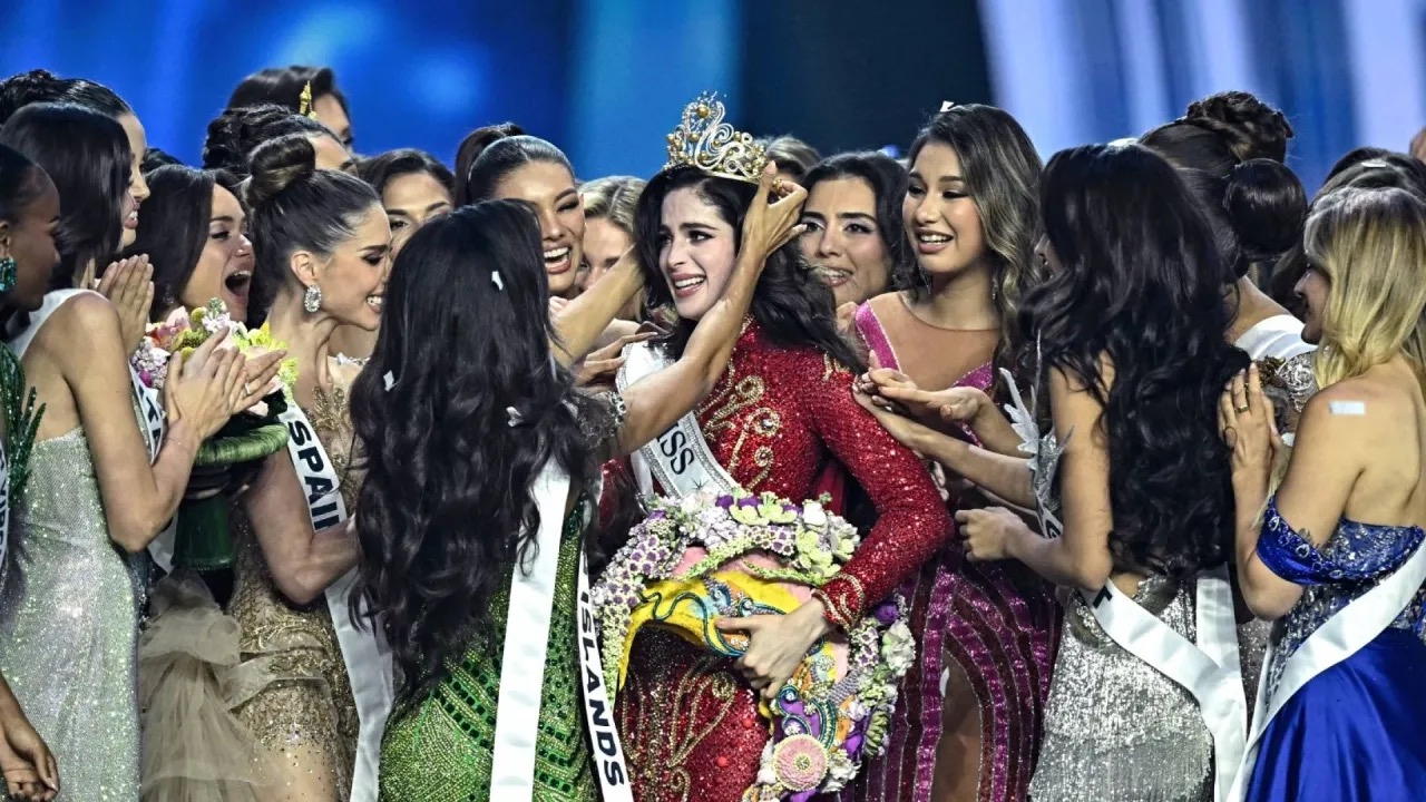 ملكـة جمال الكون 2025 من المكسيك… وتألق فلسطيني لافت
