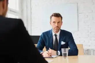 موظف هندي يفضح طلب مديرته الغريب بإكمال واجبات ابنها خلال ساعات العمل