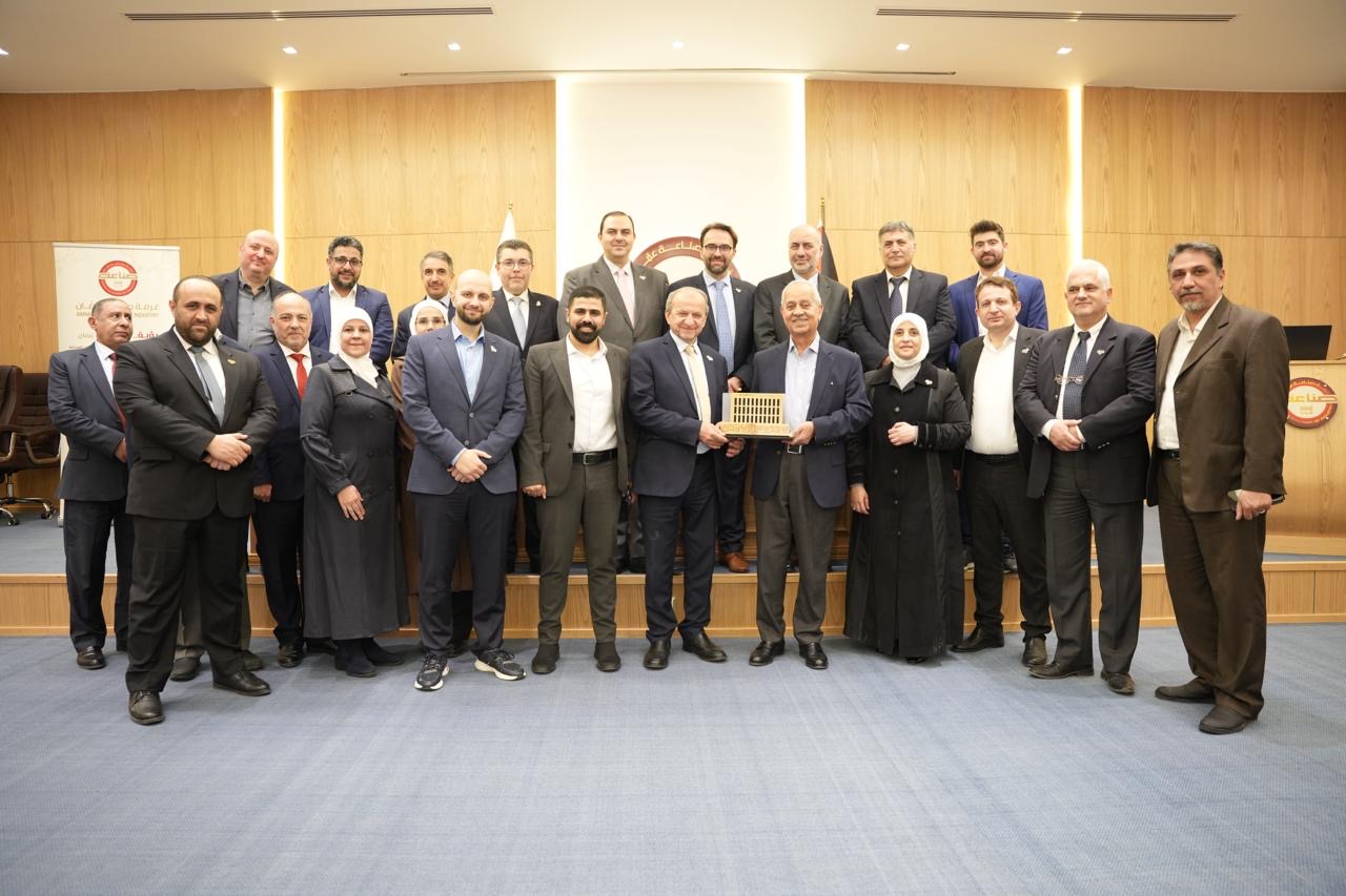 صورة حول : توقيع اتفاقية توأمة بين "صناعة عمان" و"صناعة دمشق وريفها" توقيع اتفاقية توأمة بين "صناعة عمان" و"صناعة دمشق وريفها"