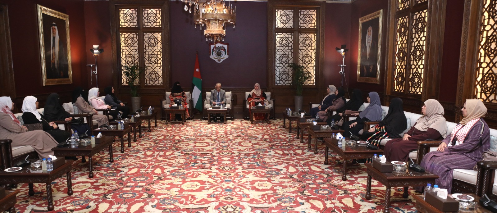 *رئيس الديوان الملكي الهاشمي يلتقي وفدا من جمعية أغصان العطاء الخيرية*