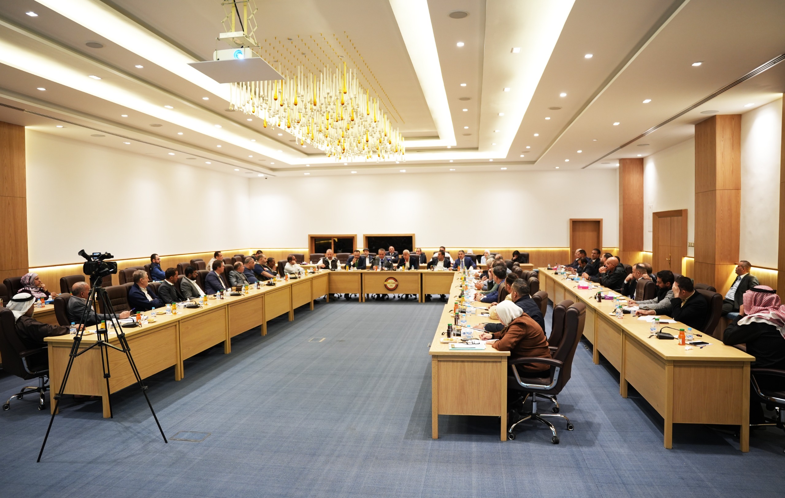 "صناعة عمان" تبحث معيقات القطاع الصناعي ذات العلاقة بعمل وزارة "البيئة"