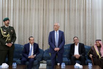 عاجل | مندوبا عن الملك وولي العهد.. العيسوي يعزي البريزات وظاظا