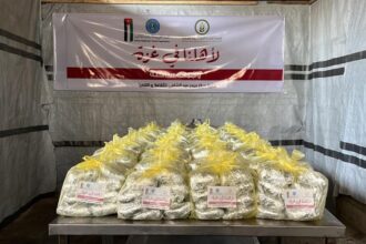 الهيئة الخيرية الأردنية توزع وجبات على الأسر في غزة