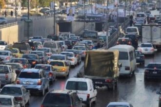 باص يعرقل حركة المرور عند مدخل نفق صويلح لهذا السبب