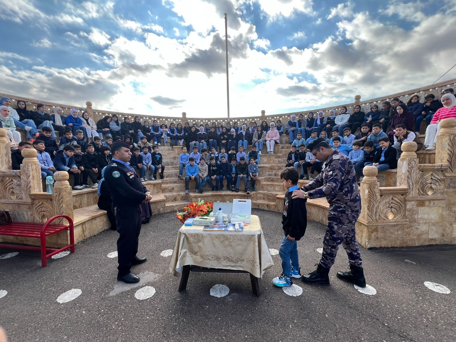 مديرية الأمن العام تطلق برنامج "المسعف الصغير"