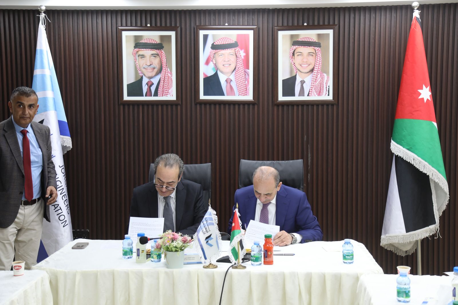 مذكرة تفاهم لتقديم تسهيلات لترخيص الأبنية القائمة في المحافظات