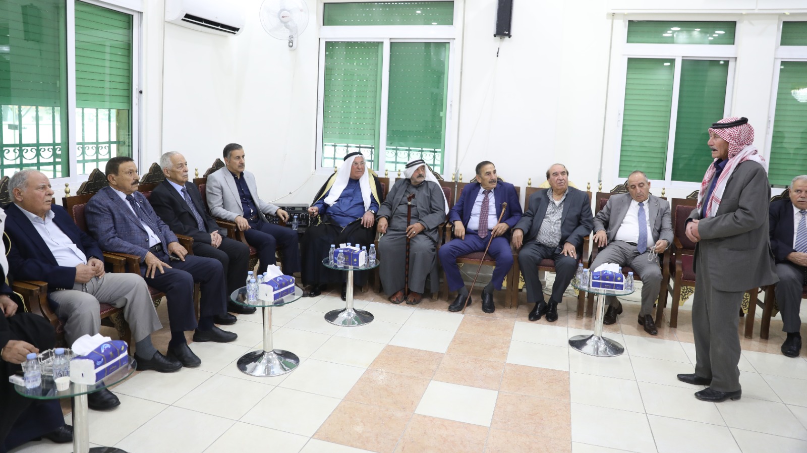 *مندوبا عن الملك وولي العهد. العيسوي يعزي عشيرتي الفاعوري والمبيضين*