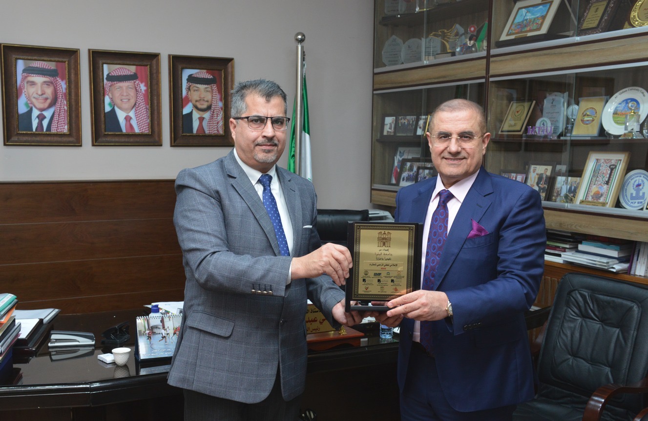 جامعة البترا تستضيف الإعلامي لطفي الزعبي في محاضرة حول صناعة المحتوى الرياضي في عصر الذكاء الاصطناعي